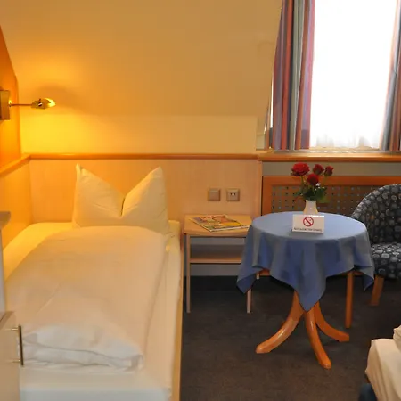 Partner Strauss Hotel 3*