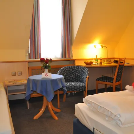 施特劳斯城市伙伴酒店