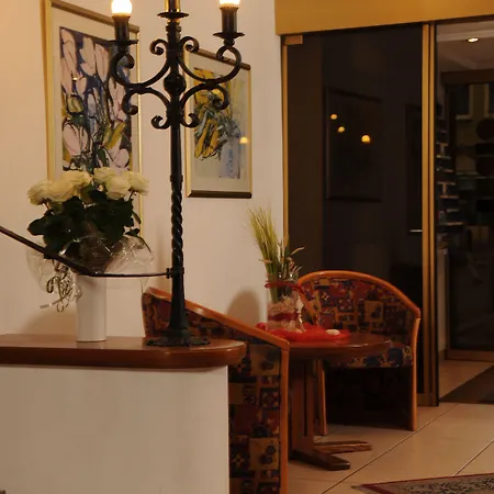 施特劳斯城市伙伴酒店