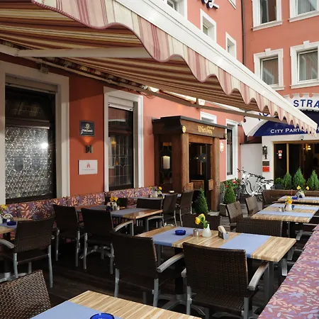 施特劳斯城市伙伴酒店 酒店 3*