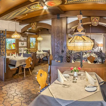 施特劳斯城市伙伴酒店