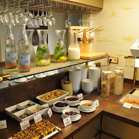 施特劳斯城市伙伴酒店 3*