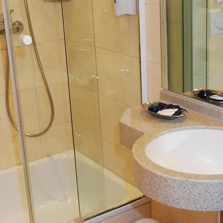 Partner Strauss Hotel 3*
